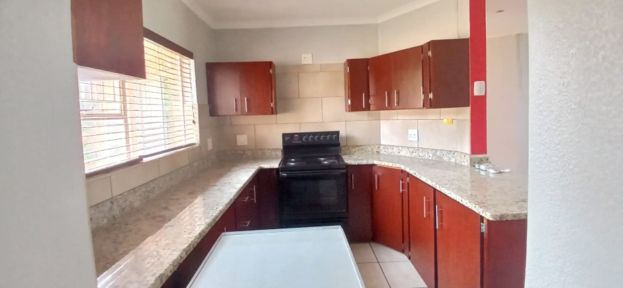 5 Bedroom Property for Sale in La Provance Free State